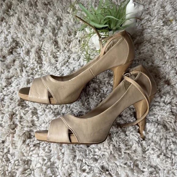Chic Beige evening, going out cream, high heels Peep-Toe Heels - Picture 3 of 4